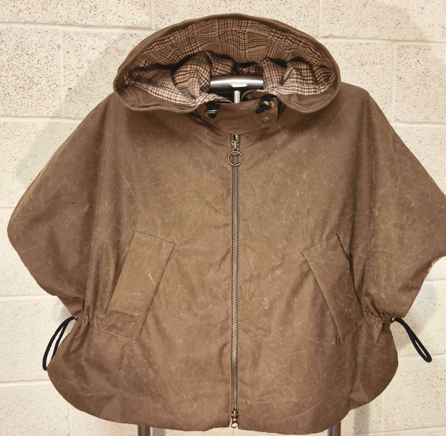 The Calder Cape (Tobacco)